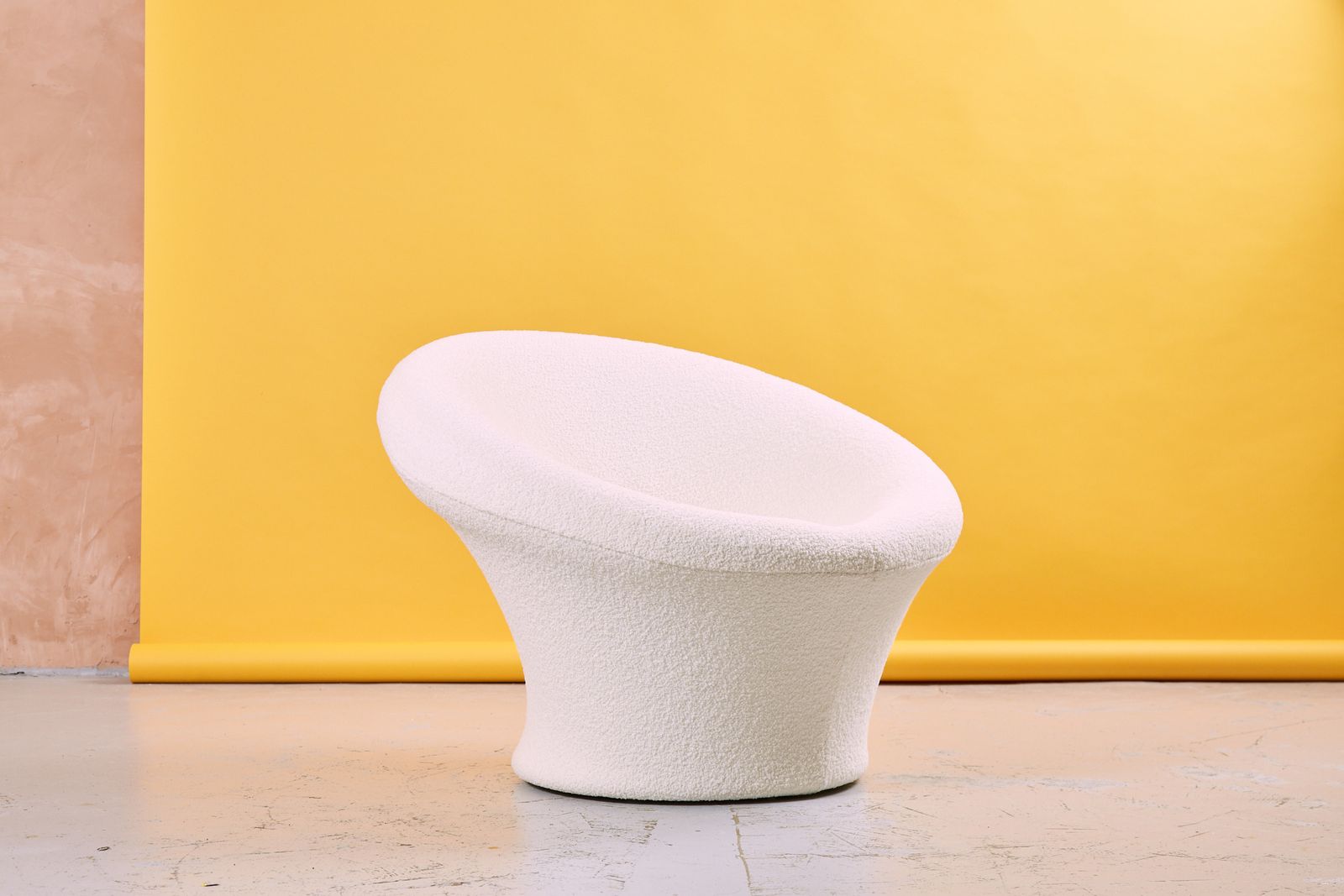 Pair Of Artifort Pierre Paulin Mushroom Chairs In White Bouclé Wool   Mid Century Mcm photo Furniture