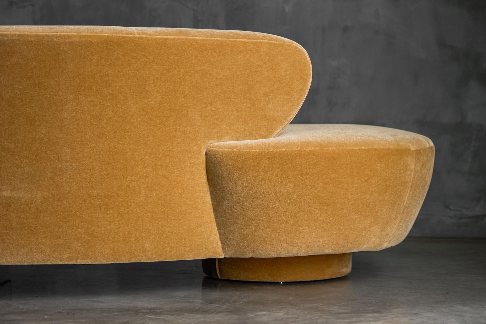 Furniture Serpentine Sofa By Vladimir Kagan For Directional, United States, 1980s photo