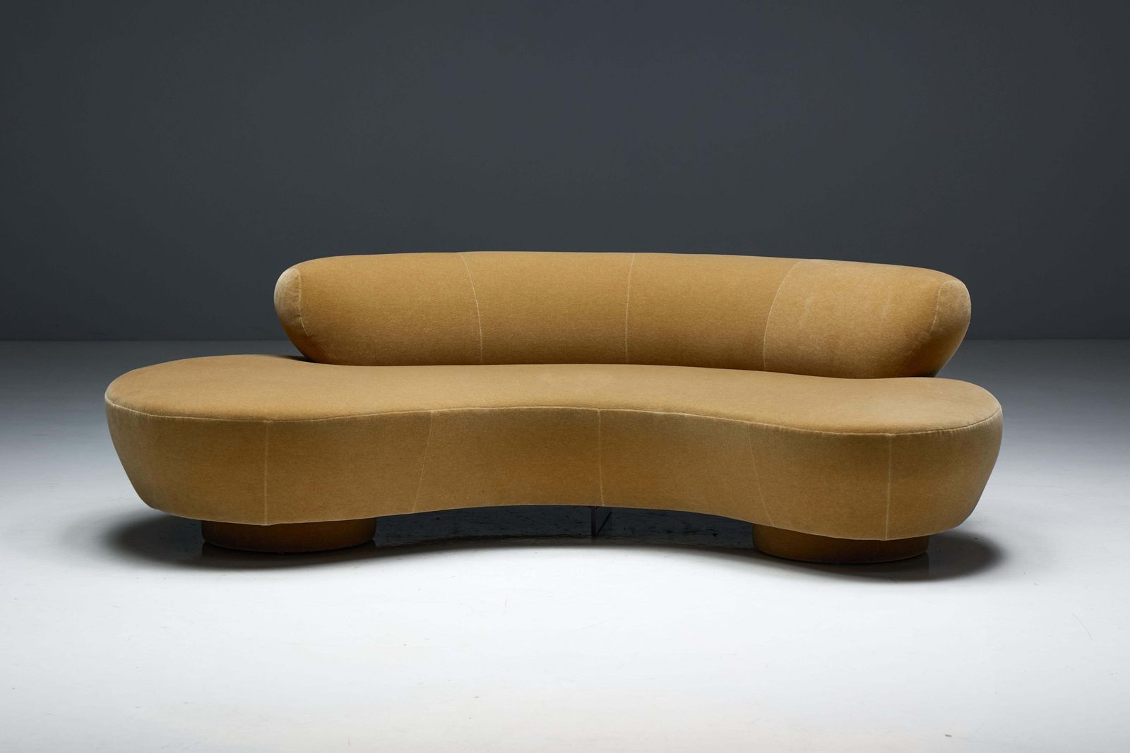 19574.0 Serpentine Sofa By Vladimir Kagan For Directional, United States, 1980s photo