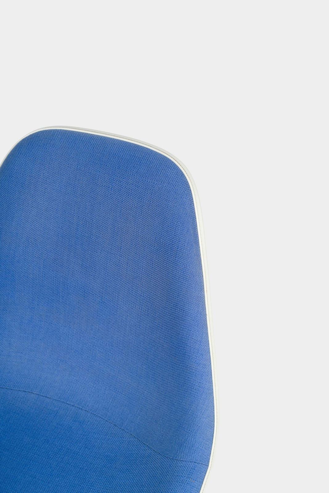 photo for sale Charles & Ray Eames, Herman Miller, Blue La Fonda Chair, New York, 60s