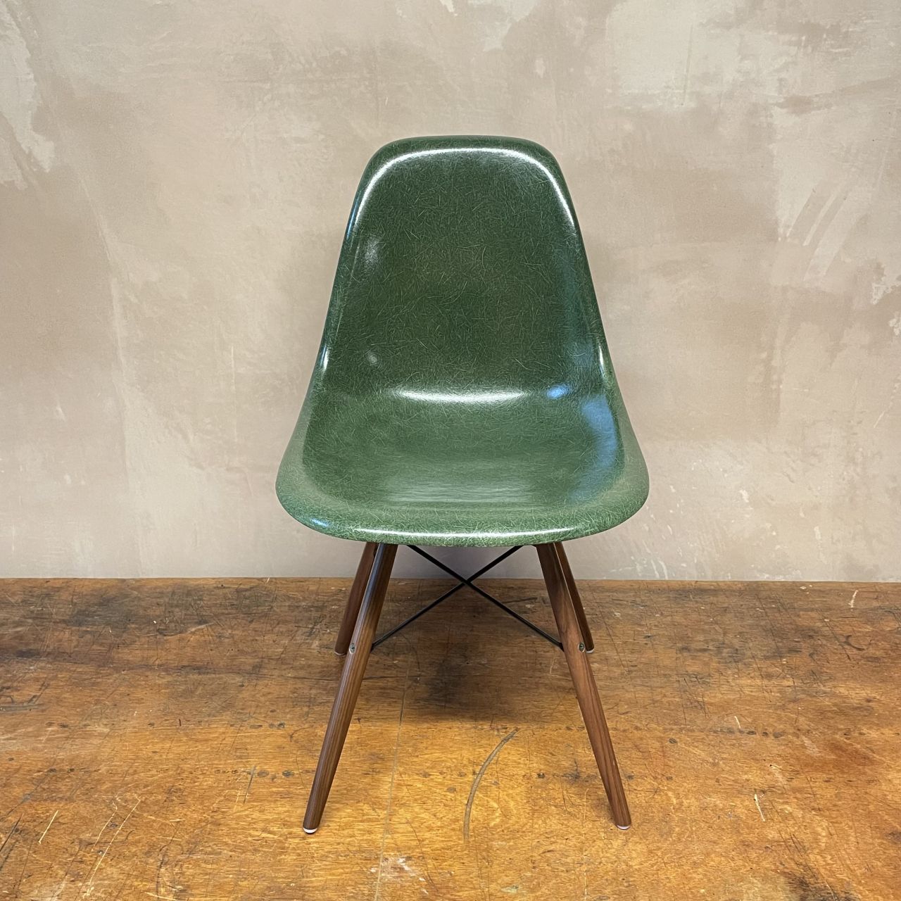 Eames Herman Miller Dsw Side Chair In Kelly Green photo for sale