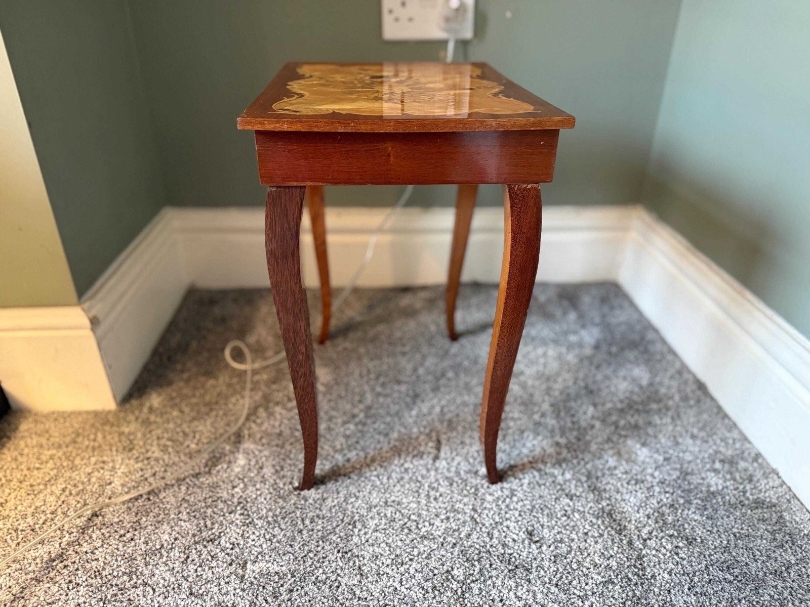 photo vintage Musical Marquetry Side Table, Sewing Table,Plant Stand, Occasional Table