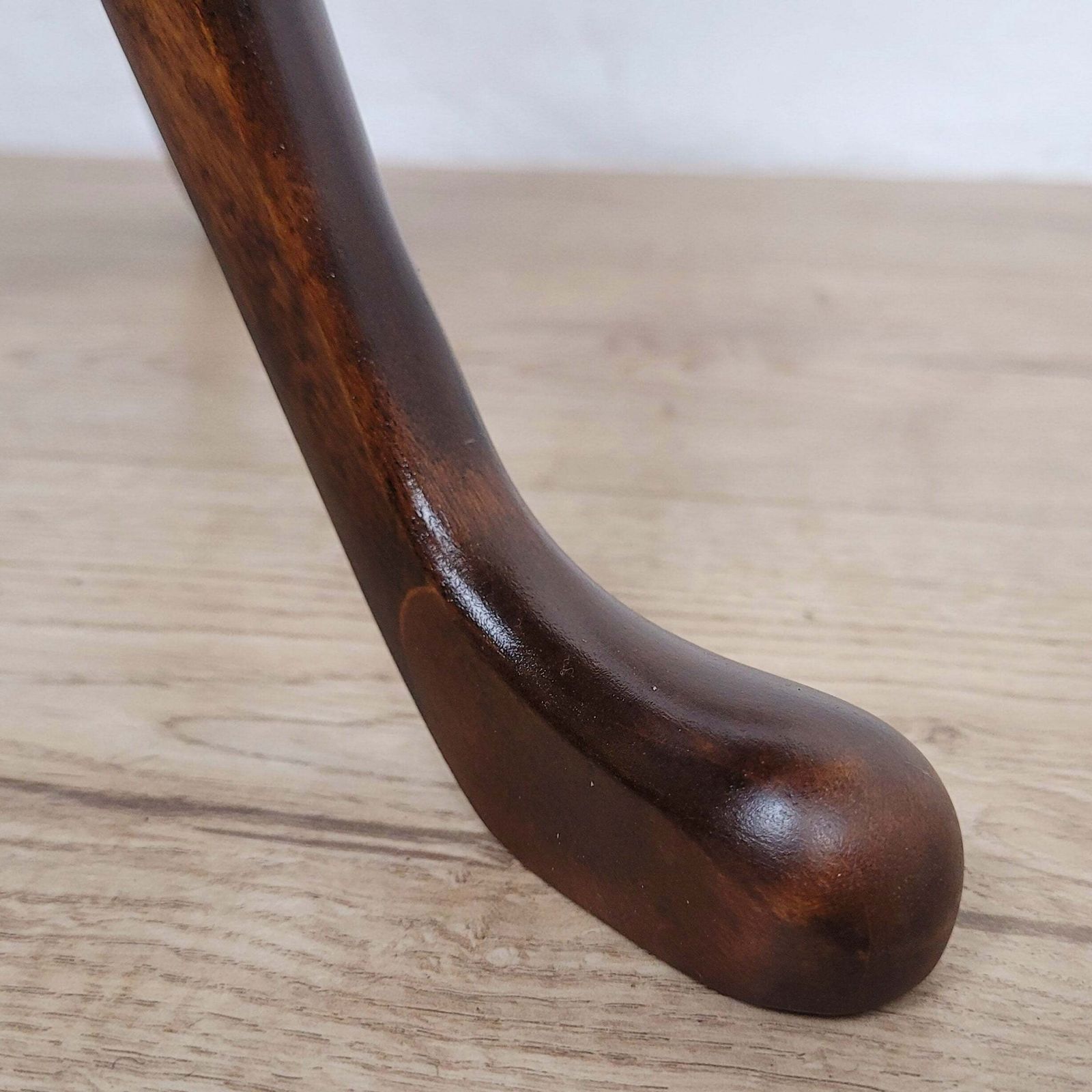 photo vinterior English Tripod Occasional Table Tilt Top Vintage Mid Century Postage Available