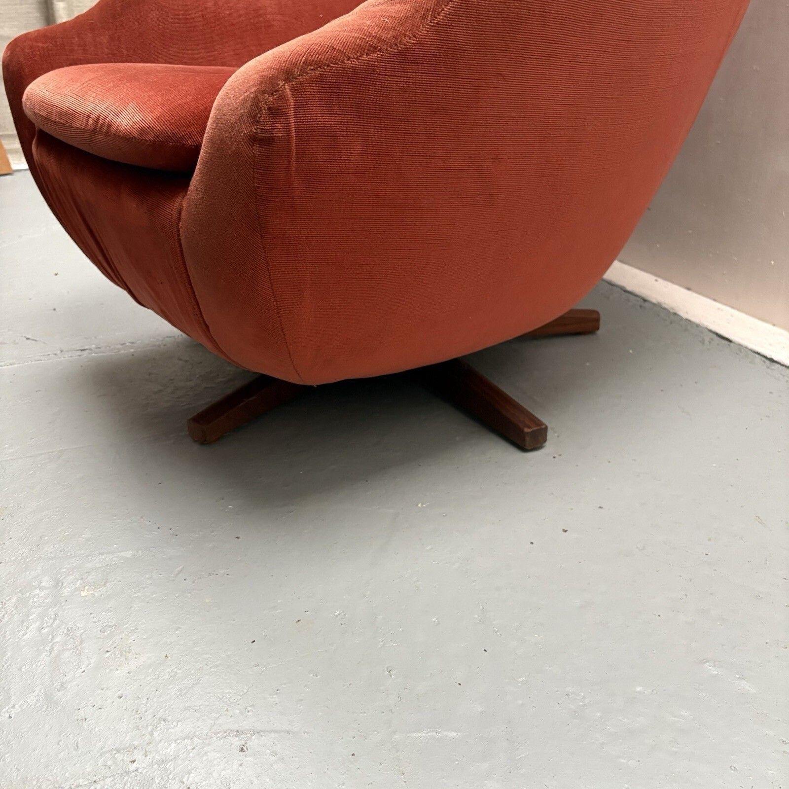 photo for sale 1970s Parker Knoll Glide Statesman Swivel Tilt Base Egg Arm Chair