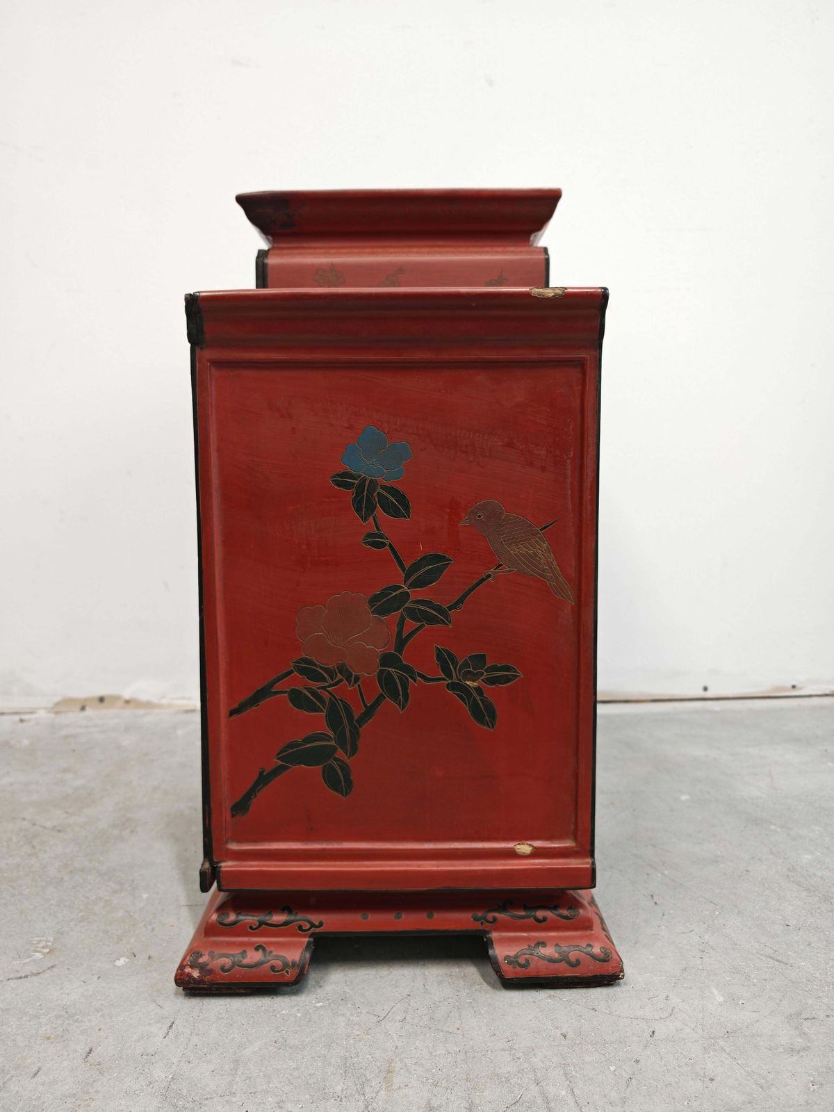 Antique Nightstands In Red Lacquer And Hand Painted Ornaments, China 1800s photo 3200.0