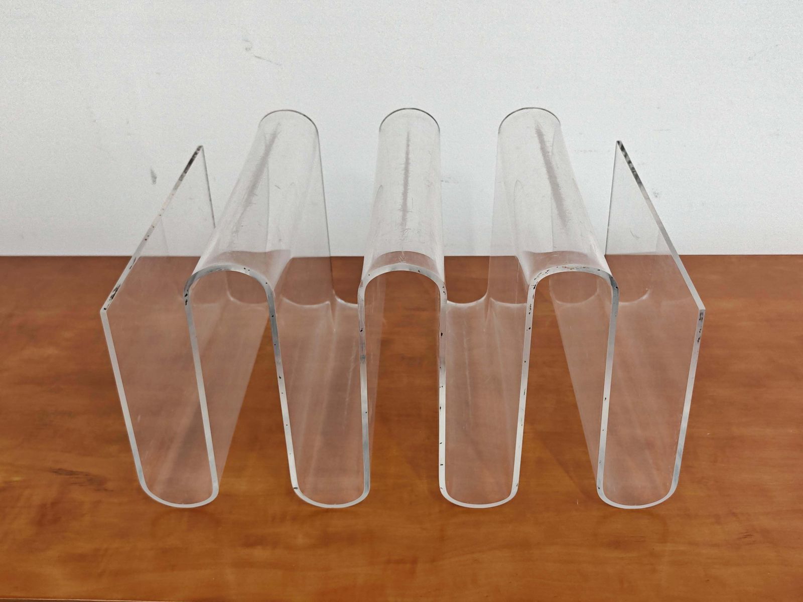 Mid Century Modern Sculptural Magazine Rack Done In Plexi, Italy 1970s photo vintage