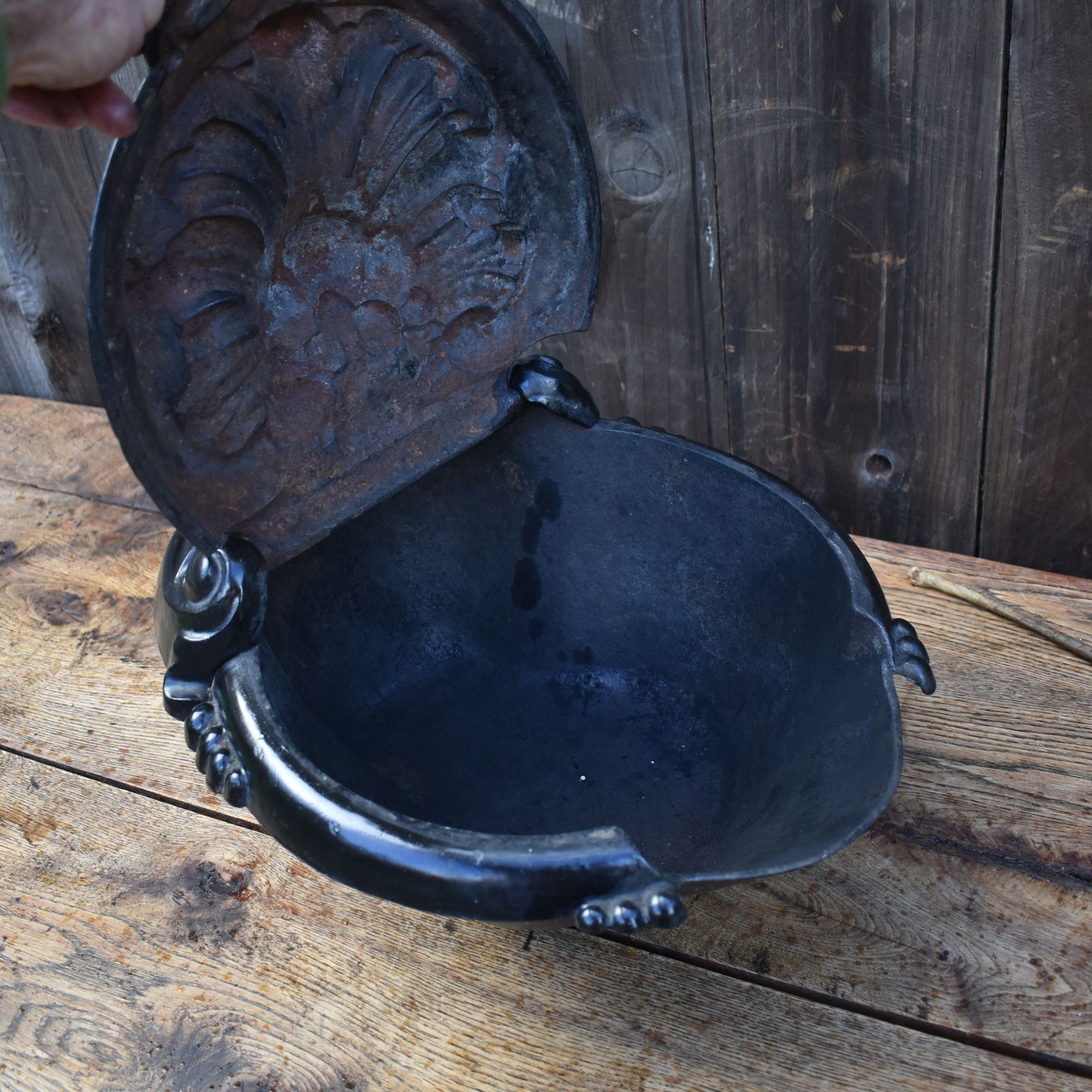 Antique 19th Century French Cast Iron Japanned Helmet Coal Scuttle Fireside Bin photo Home Fixtures