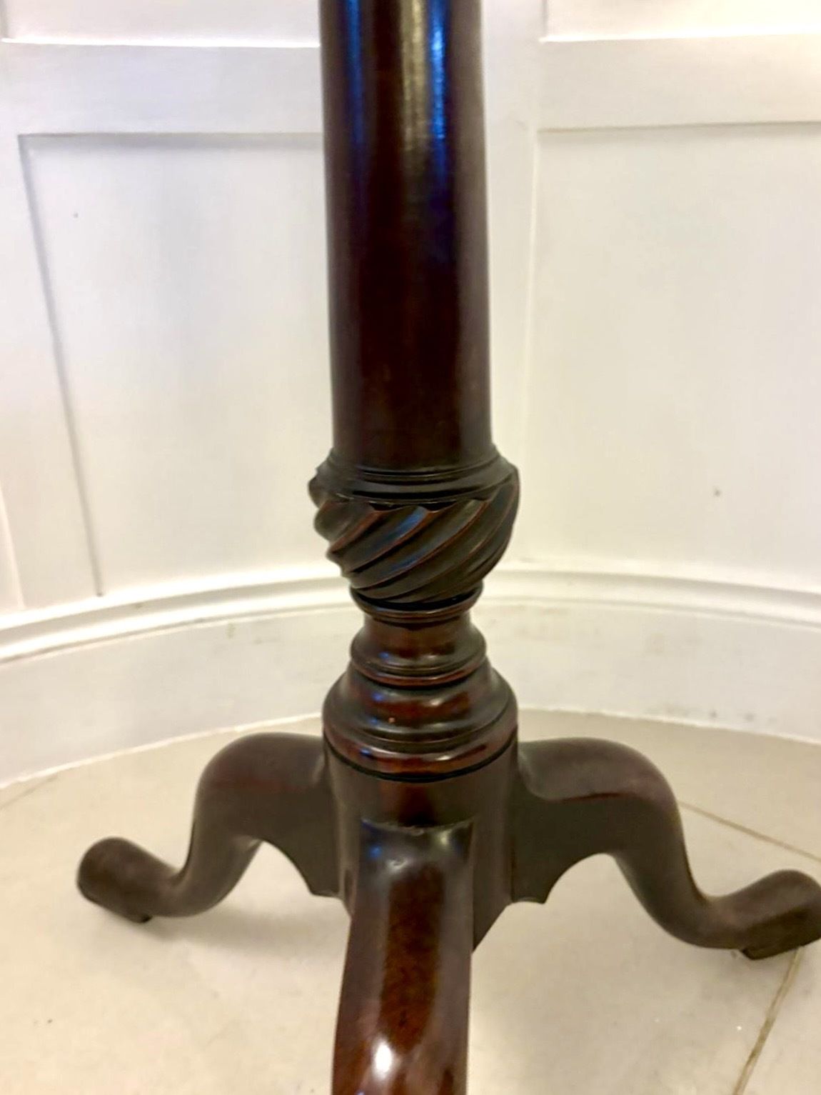 Antique 18th Century Quality Chippendale Mahogany Tilt Top Tripod Table photo for sale