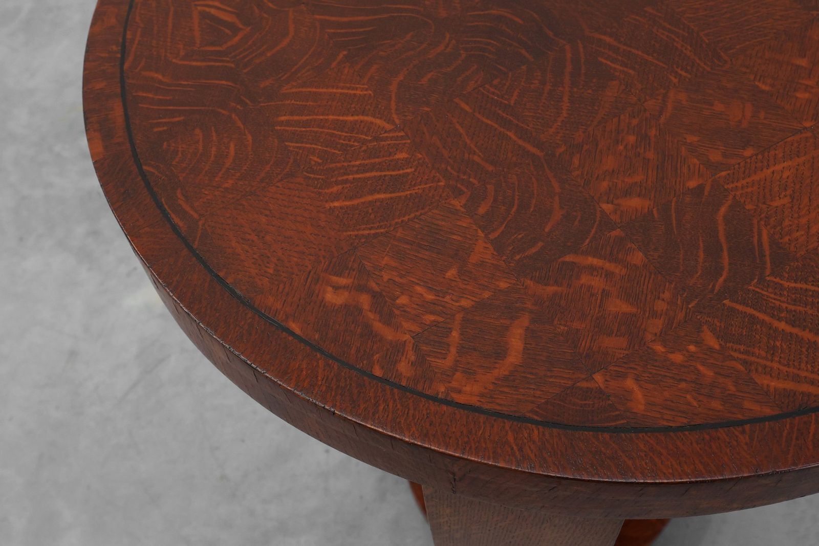 photo furniture Art Deco Side Table In Wood And Chess Style Veneered Top, 1940