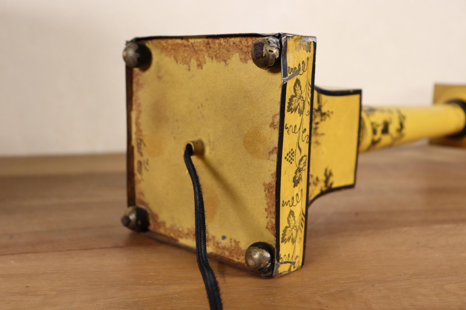 photo for sale Original Italian Mid Century Tole / Metal Table Lamp (St.254)