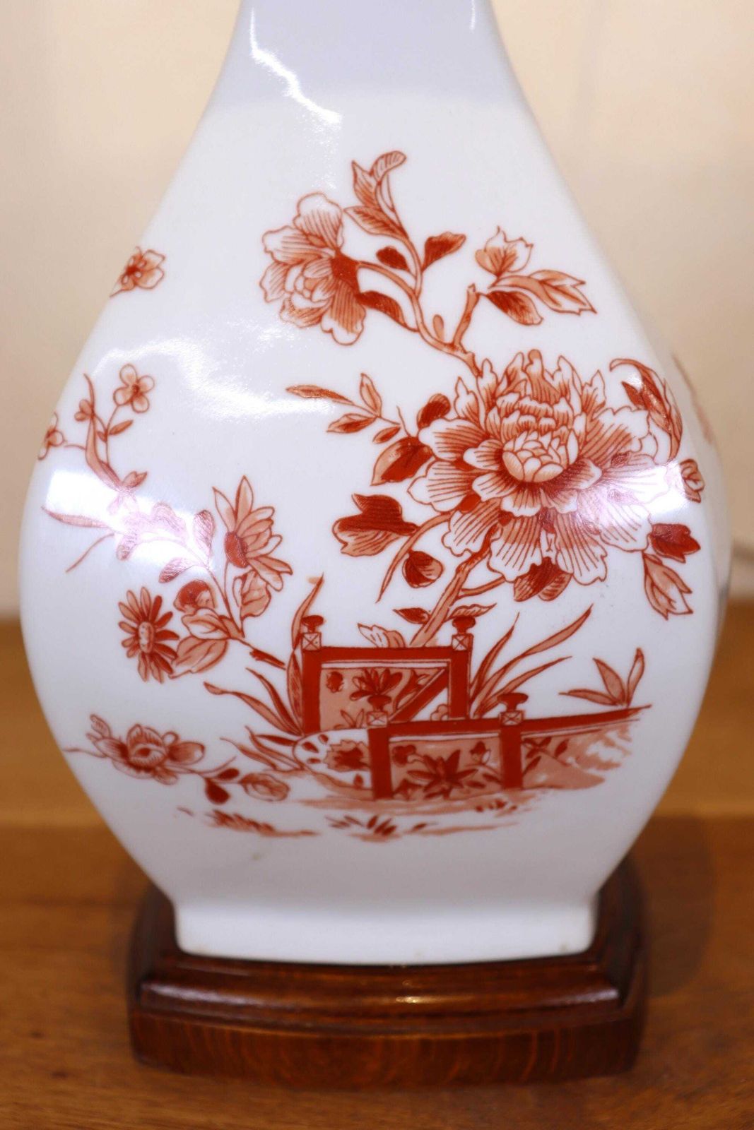 photo furniture Portugese Chinoiserie Asian Style Vintage Porcelaine Table Or Desk Lamp (St.249)