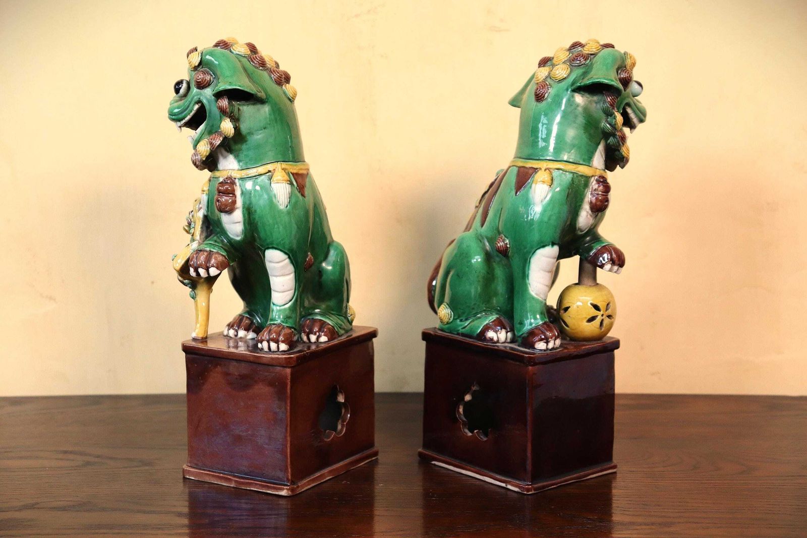 photo furniture Antique Sancai Foo Dogs, 19th Century Buddhist Lions Pair (St.267)