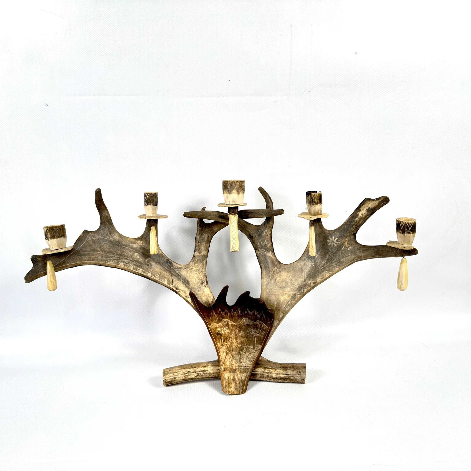 Large Scandinavian Antler Candelabra – Hand Carved Sámi Folk Art, 1940s Lodge Decor