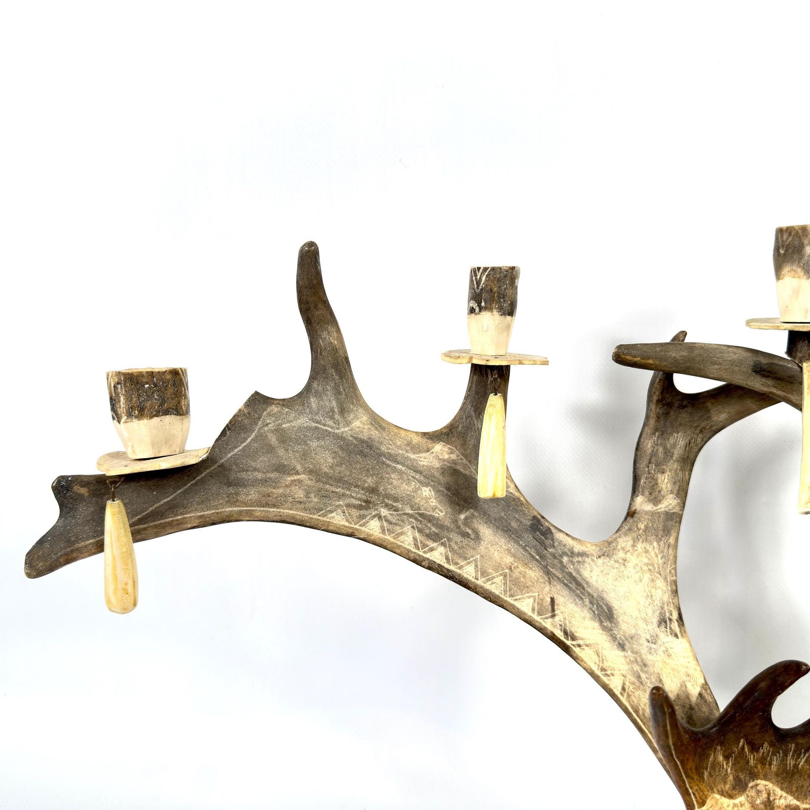 Large Scandinavian Antler Candelabra – Hand Carved Sámi Folk Art, 1940s Lodge Decor photo Home Decor