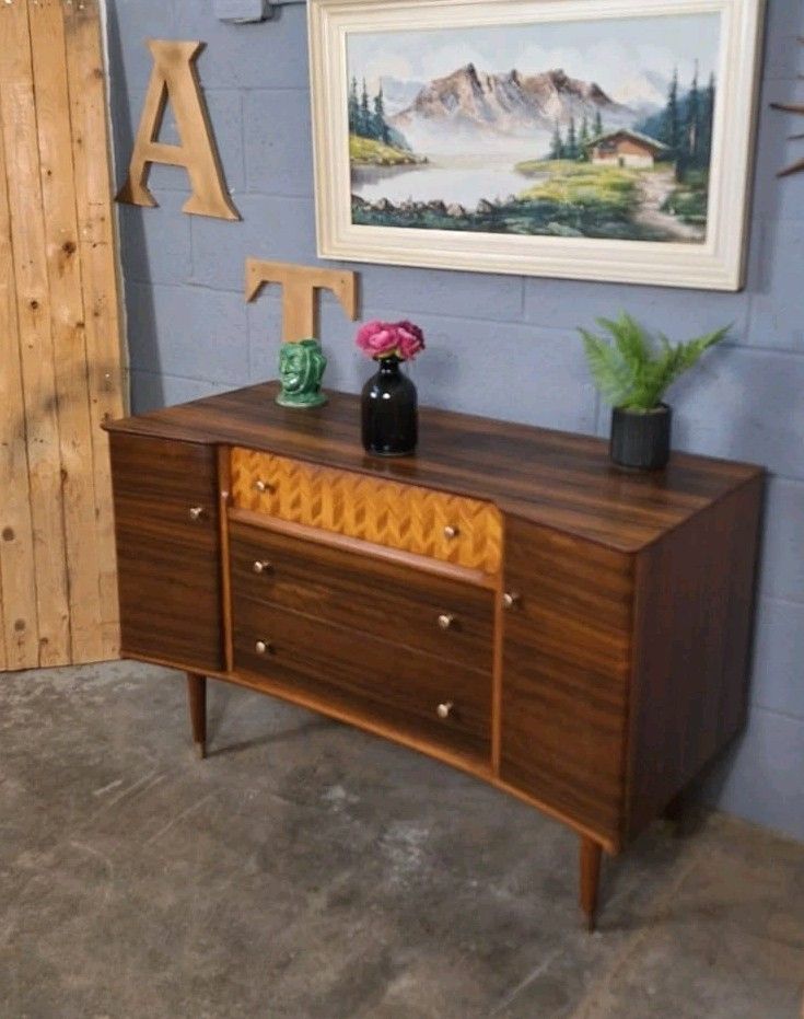 Uniflex Sideboard ~ Mid Century ~ Vintage ~ Delivery Available photo Furniture