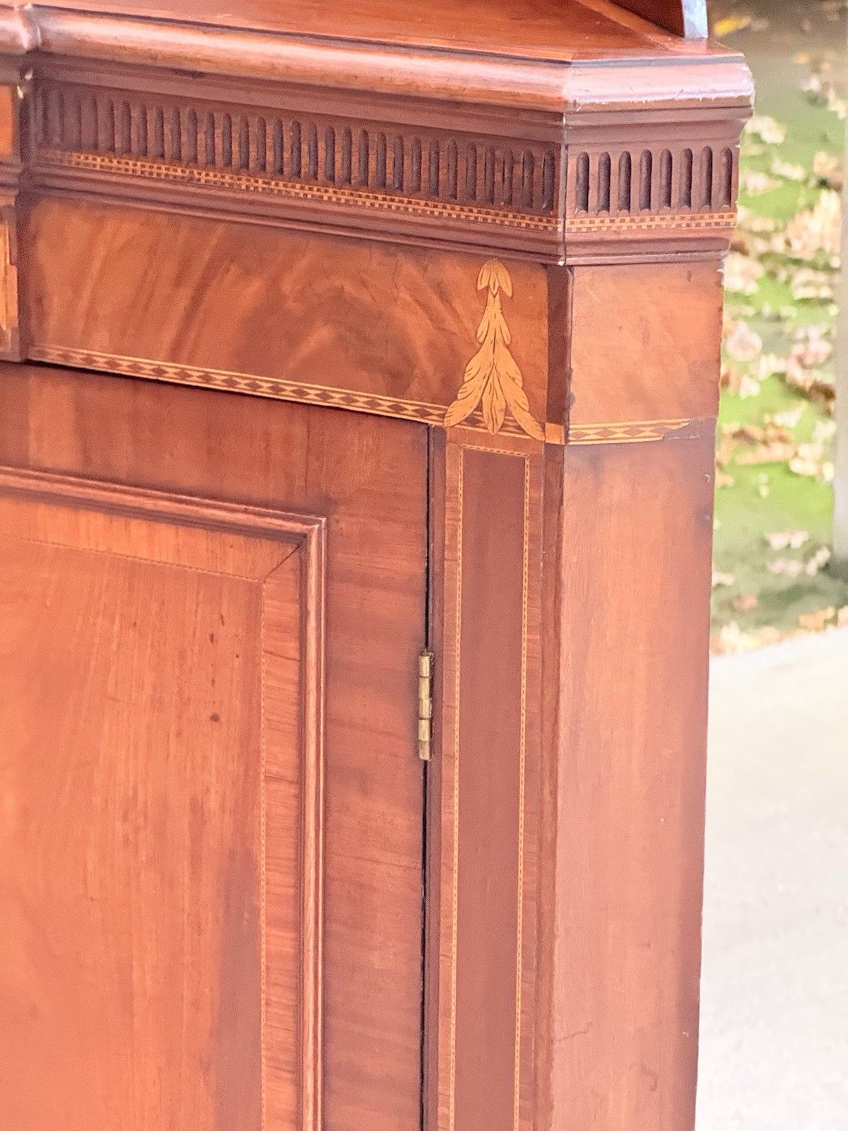 Rare Edwards & Roberts For Thomas Agnew & Sons Mahogany Inlaid Corner Cabinet photo vinterior