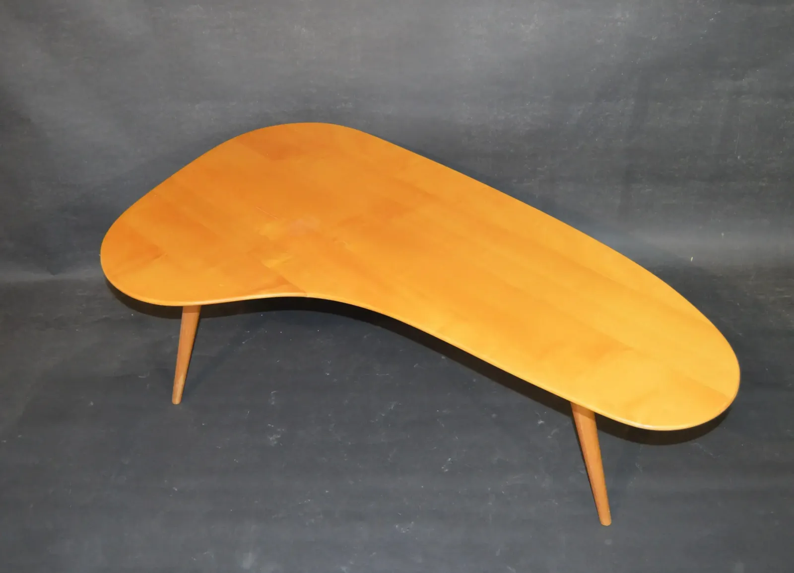photo furniture Kidney/Boomerang Shaped Coffee Table Attributed To Willy Van Der Meeren, 1970s