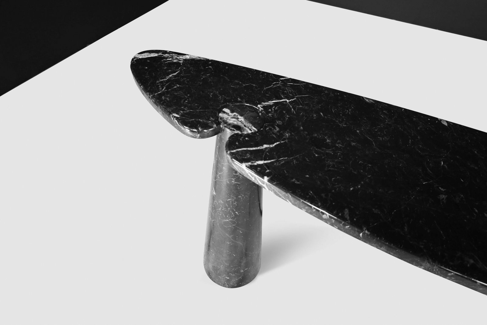 Angelo Mangiarotti For Skipper Black Marquina Marble "Eros" Console, Italy 1970s photo vinterior