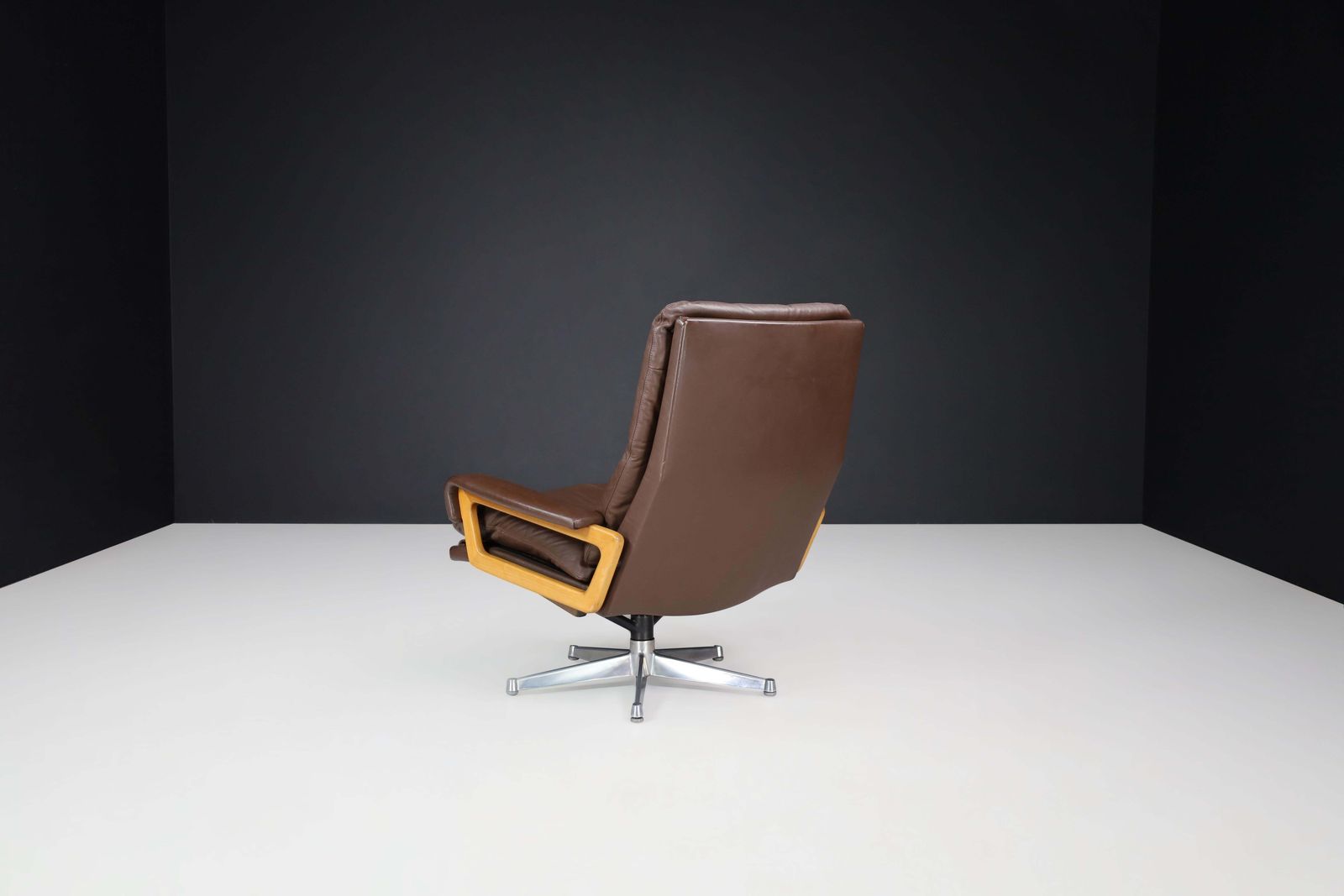 'King' Chairs By André Vandenbeuck For Strässle, Switzerland, 1970s photo buy
