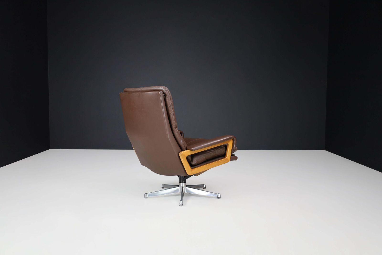 'King' Chairs By André Vandenbeuck For Strässle, Switzerland, 1970s photo vintage