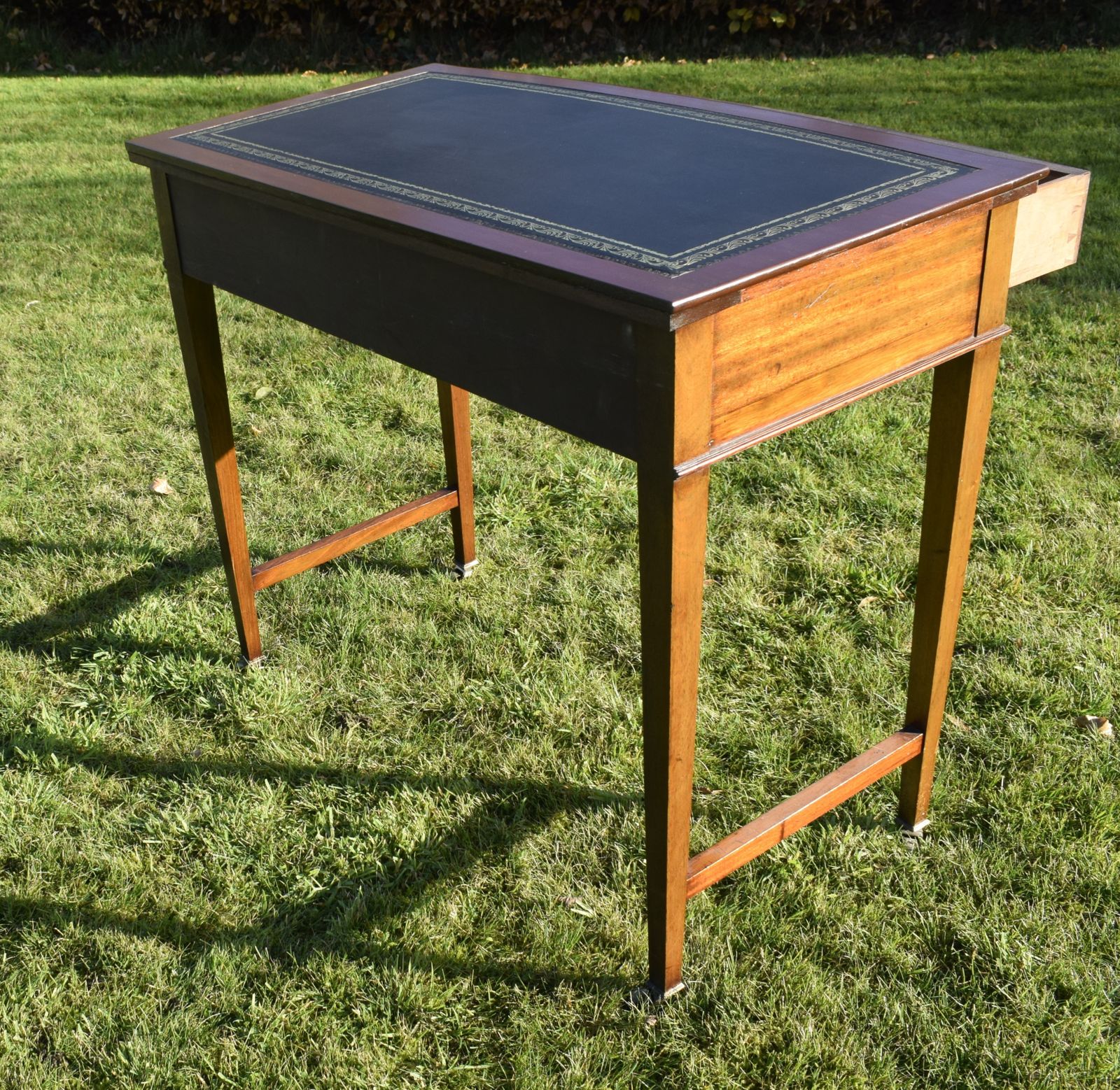 photo vinterior Early 20th Century Mahogany Desk