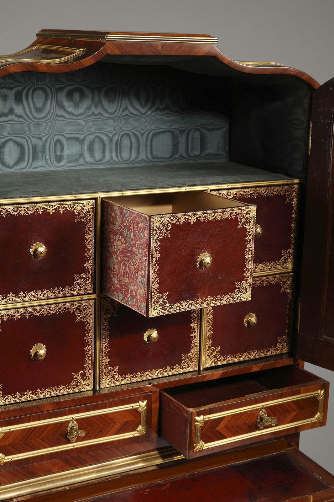 10200.0 Late 18th Century Louis XVI Cartonnier Desk photo