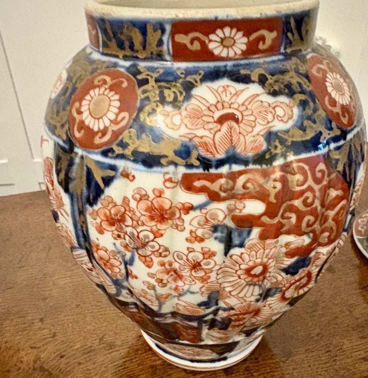Pair Of Quality Antique Japanese Imari Lidded Vases photo vinterior