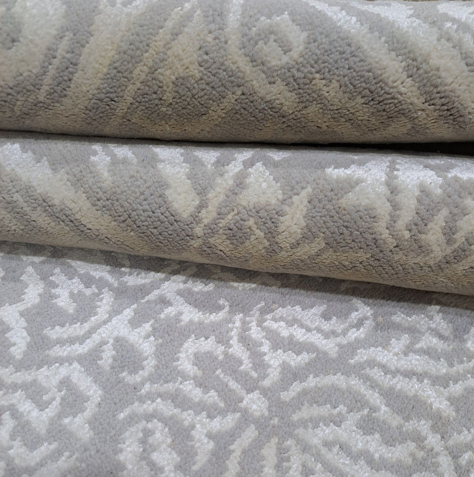 photo furniture 5.6x8 Ft New Hand Knotted Silk Rug. Living Room Carpet. Custom Size Available