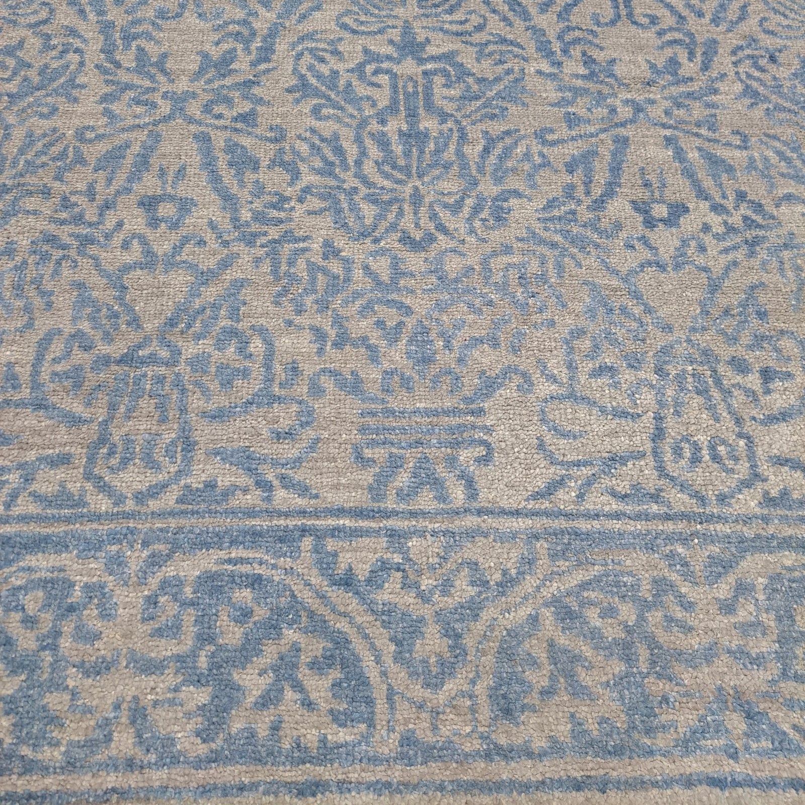 photo for sale 5.6x8 Ft Handmade Area Rug. 100% Silk. Hand Knotted Carpet. Custom Size Option