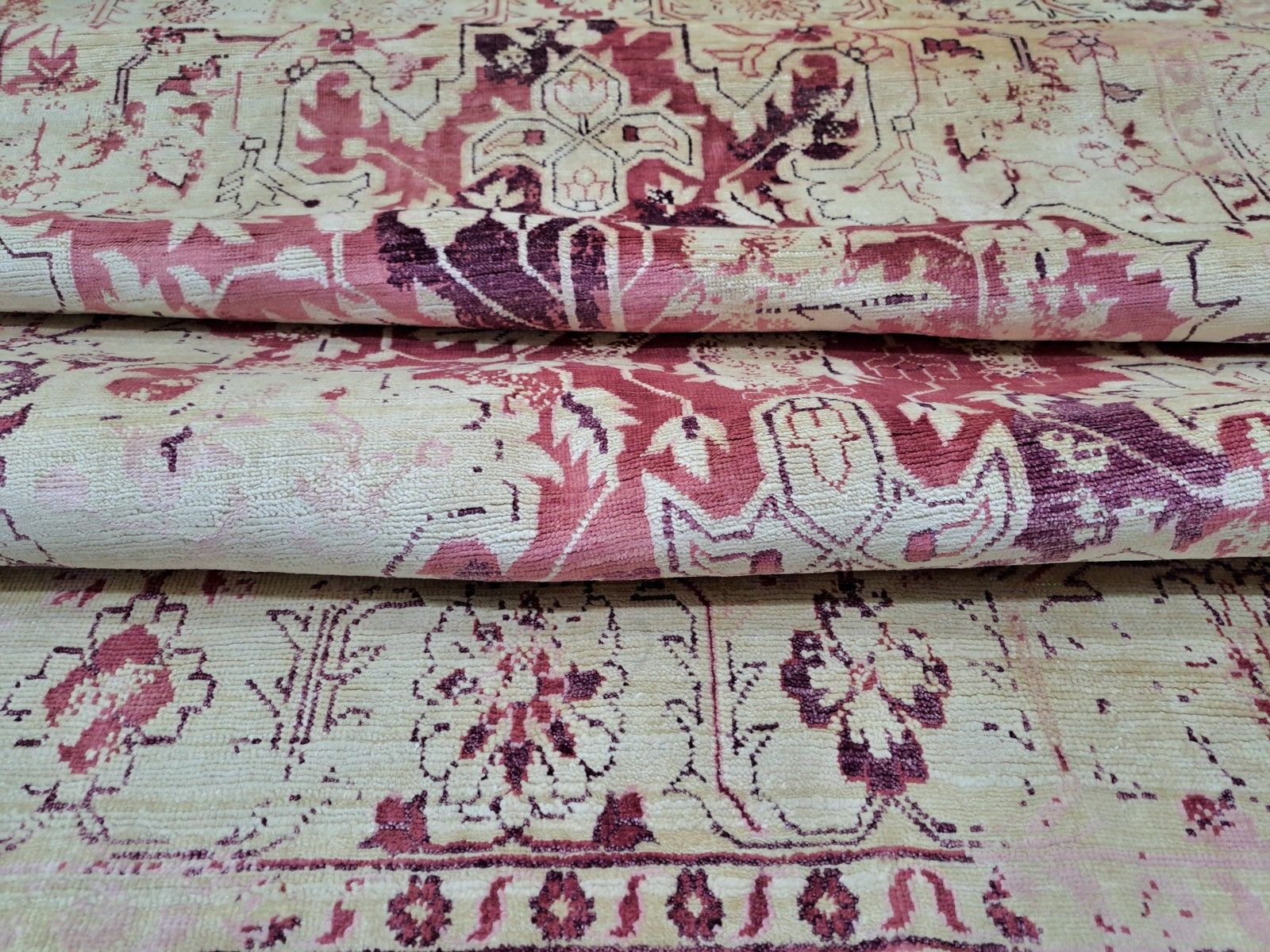 photo furniture 6x9 Ft Hand Knotted Area Rug Made Of 100% Silk. Contemporary Living Room Carpet
