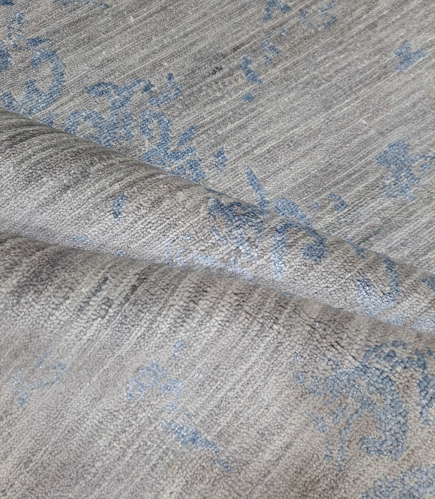 photo furniture 5.6x8 Ft Luxury Hand Knotted Silk Rug. 100% Pure Silk Modern Design Carpet