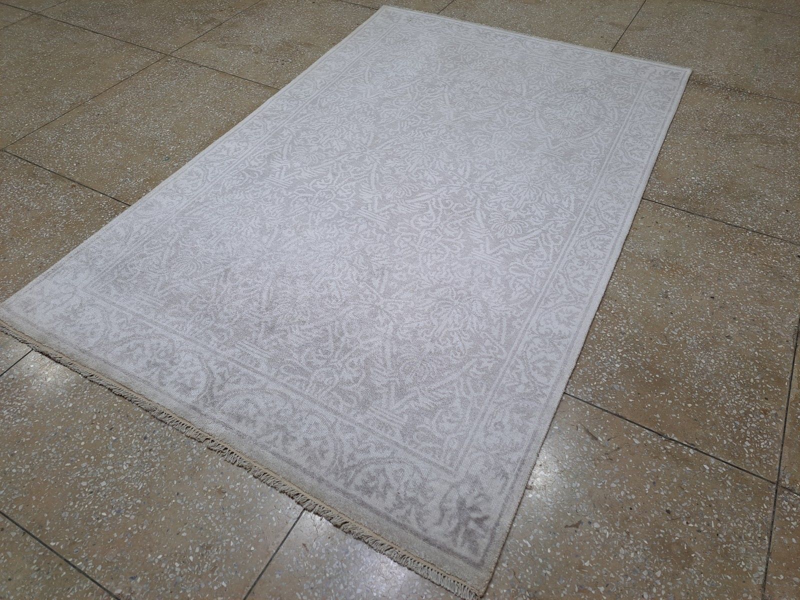 5.6x8 Ft 100% Silk Hand Knotted Rug. Luxury Carpet. Indian Artisan Quality photo vinterior