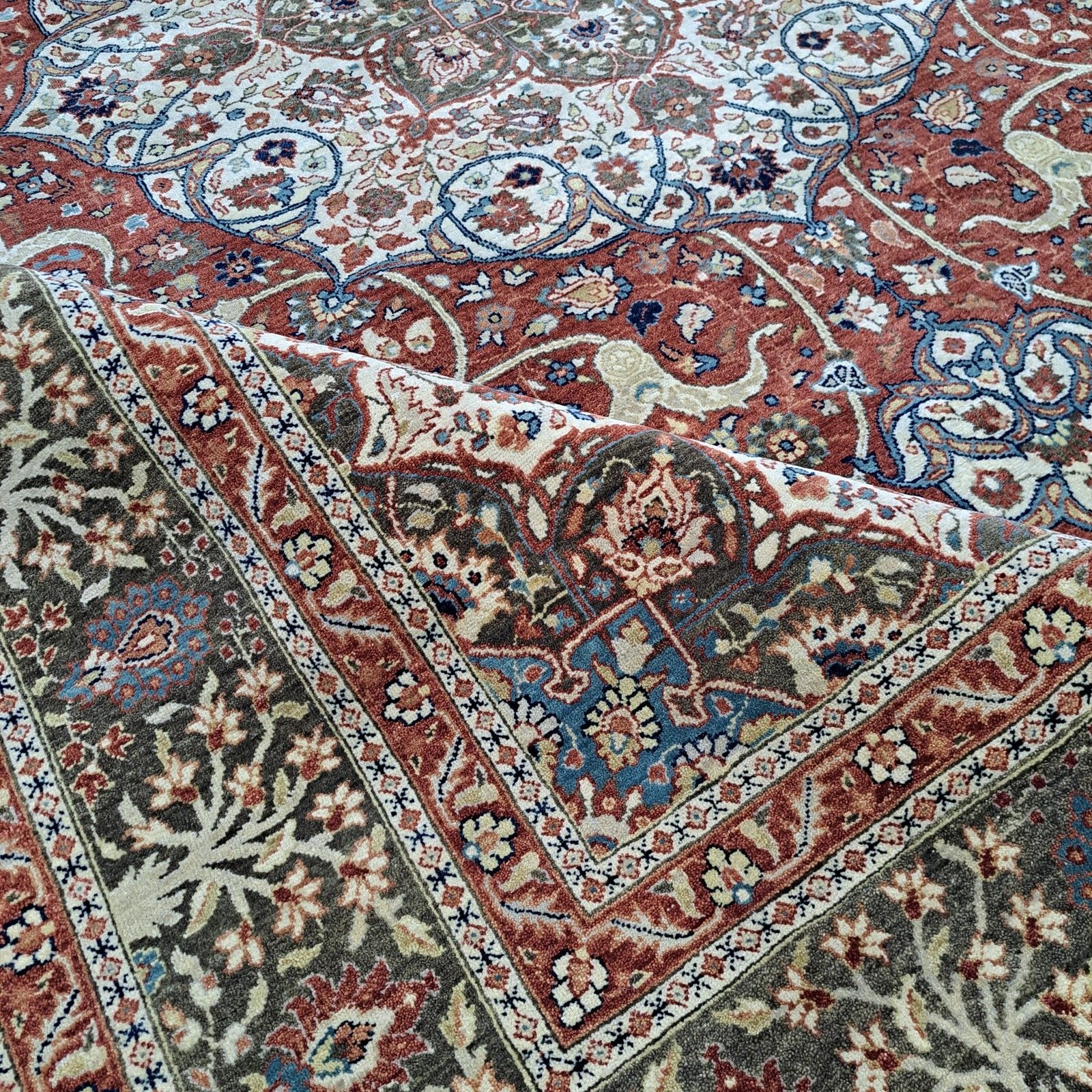 photo furniture 9x12 Ft 18th Century Heriz Design Rug. All Wool. Handmade Antique Style Carpet