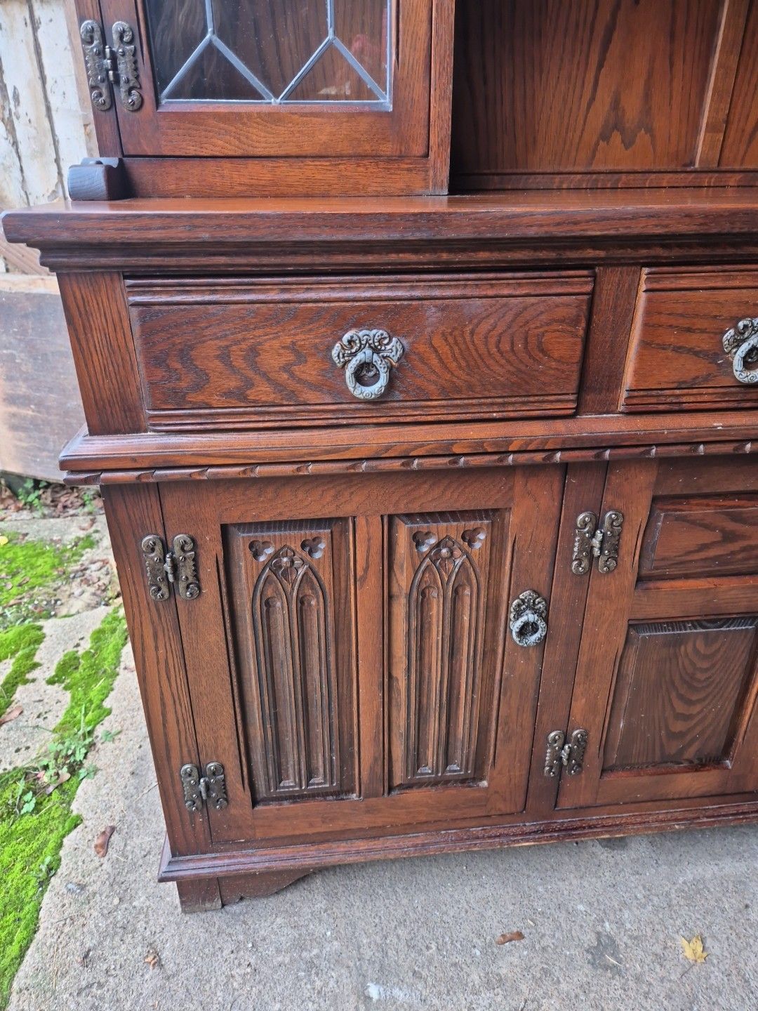 Old Charm Warwick Oak Dresser In Medium Oak Finish Tudor Style photo for sale