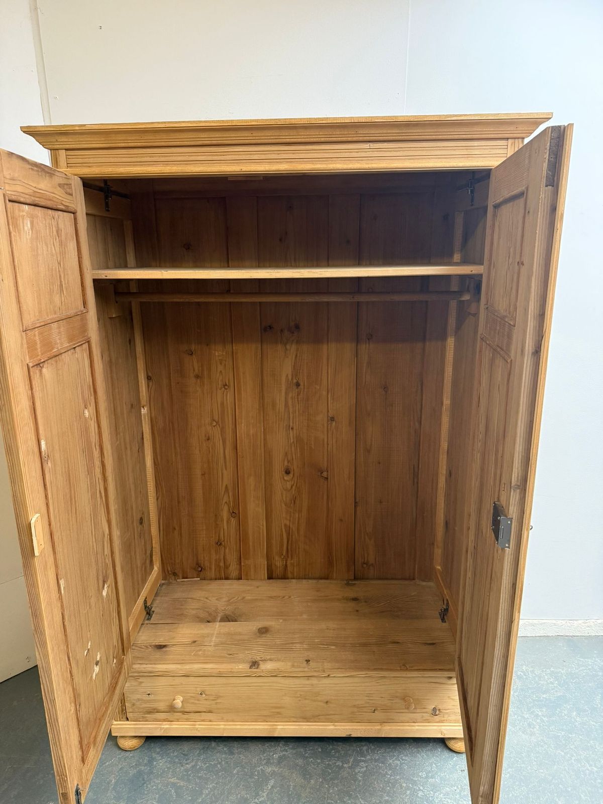 A Classic Antique Pine Knockdown Wardrobe To Wax/Paint photo vinterior