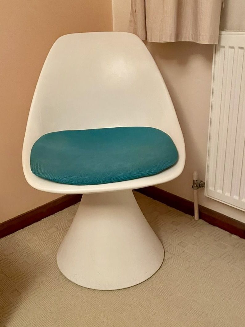1966 Arkana Mushroom Chair With Turquoise Cushion