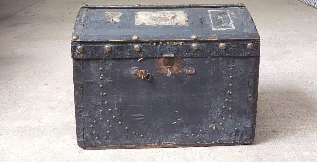 Vintage Antique Rustic Steamer Storage Chest Trunk Blanket Box photo for sale