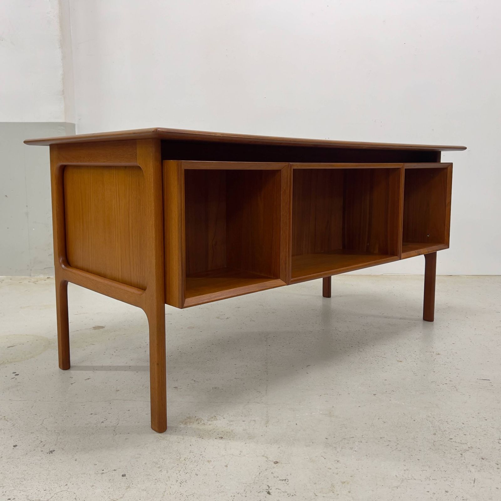 1630.0 Page 1 Of 18 Teak Executive Desk By Arne Vodder For Brouer, 1960s. photo