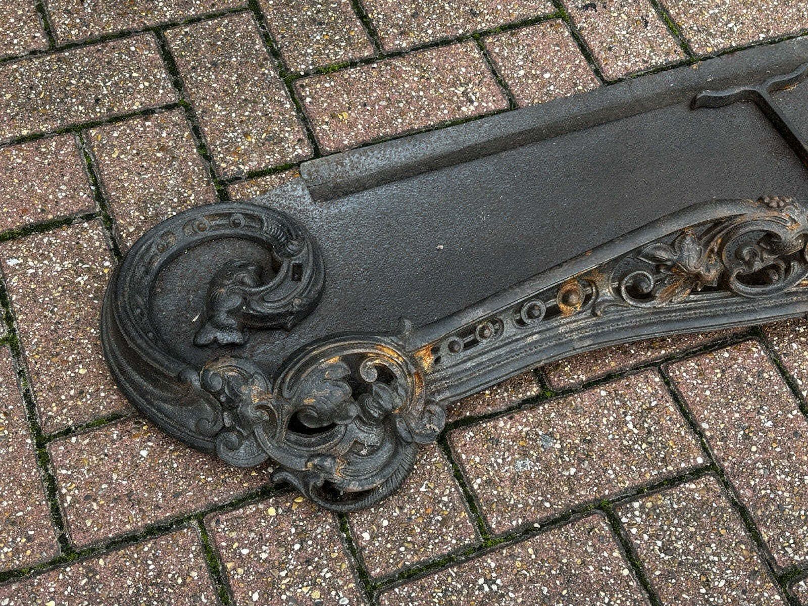 Victorian Cast Iron Fender, Mid 20th Century photo vinterior