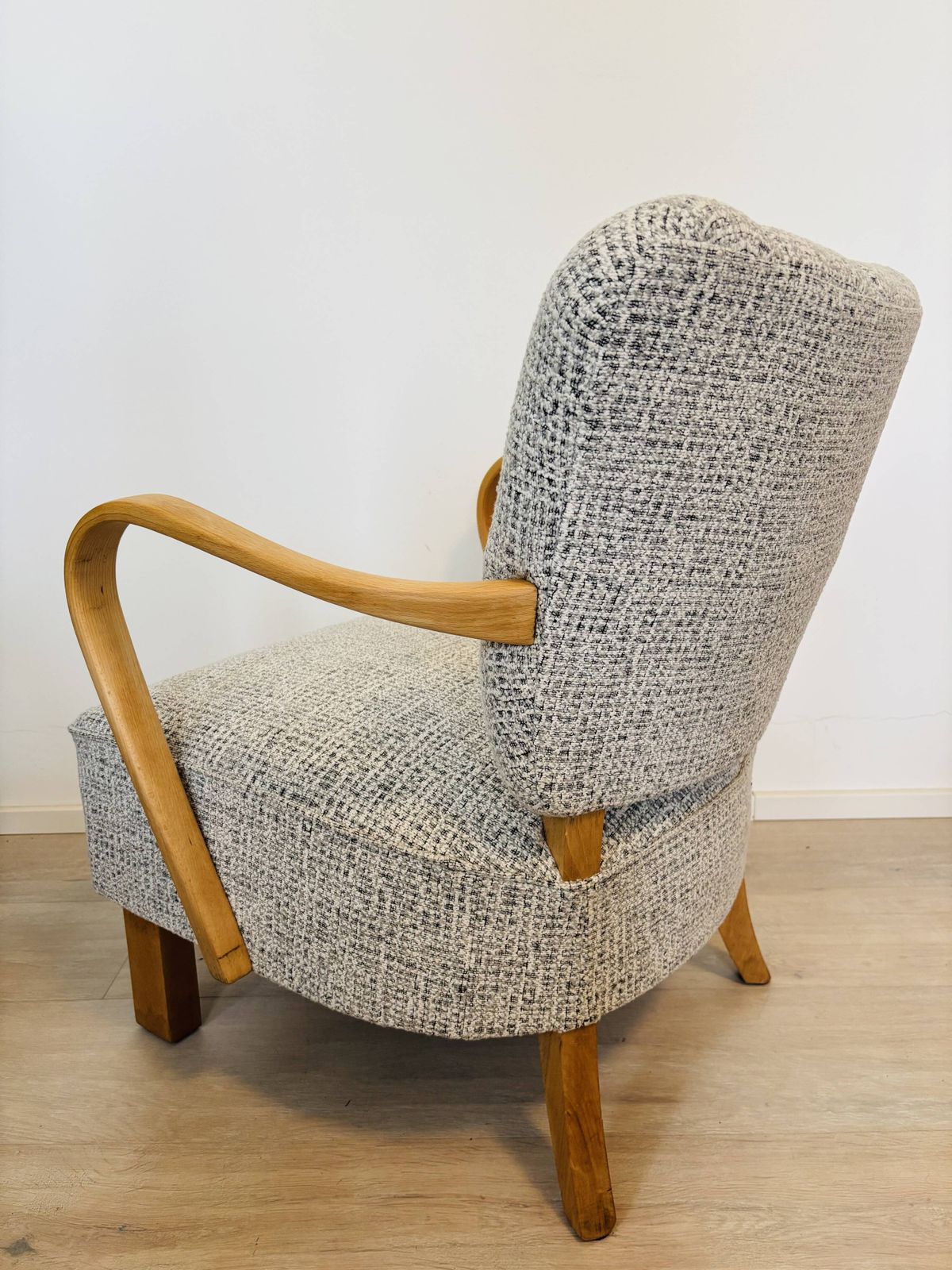 photo furniture Fully Restored Vintage Lounge Arm Chair By Jindrich Halabala H 237, 1950’s