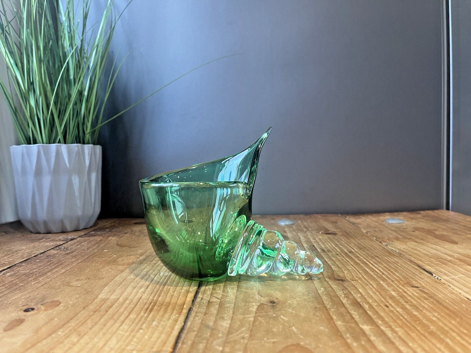 Mid Century Murano Green Glass Cornucopia Shell Seashell Ashtray Vase Vintage photo for sale