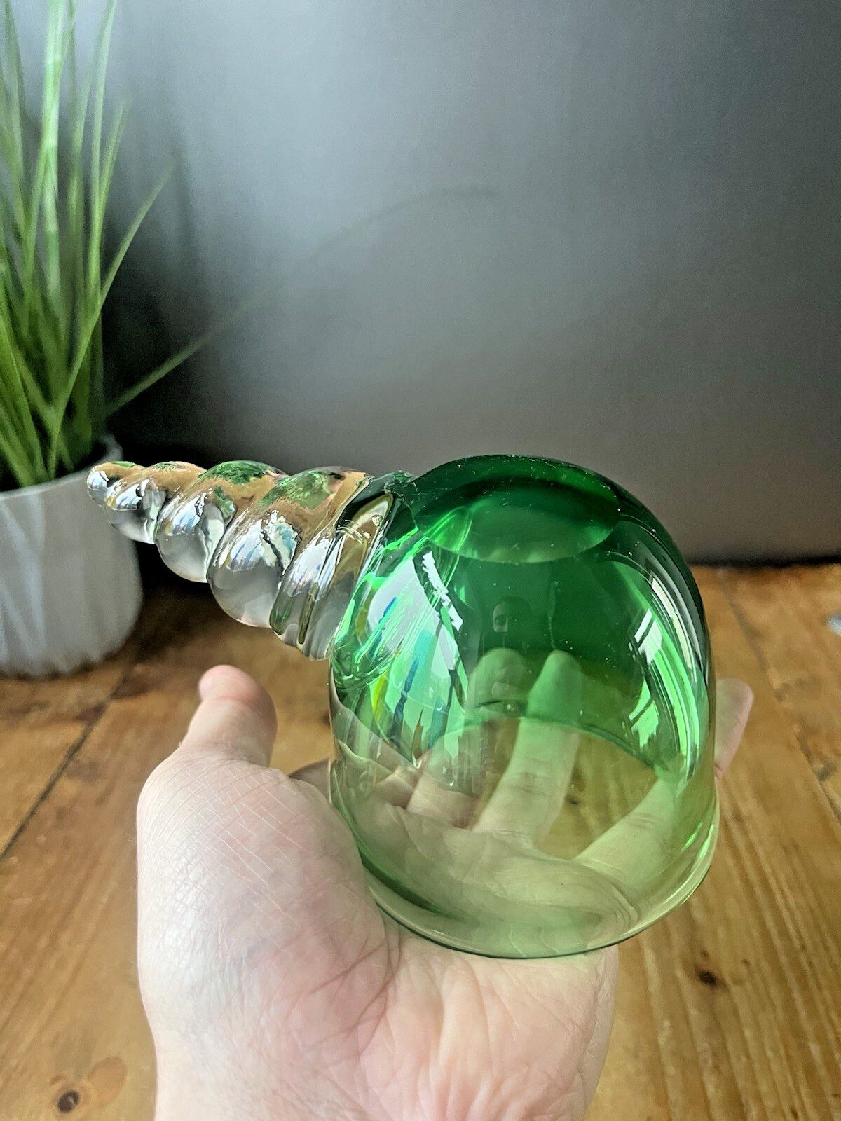 photo furniture Mid Century Murano Green Glass Cornucopia Shell Seashell Ashtray Vase Vintage
