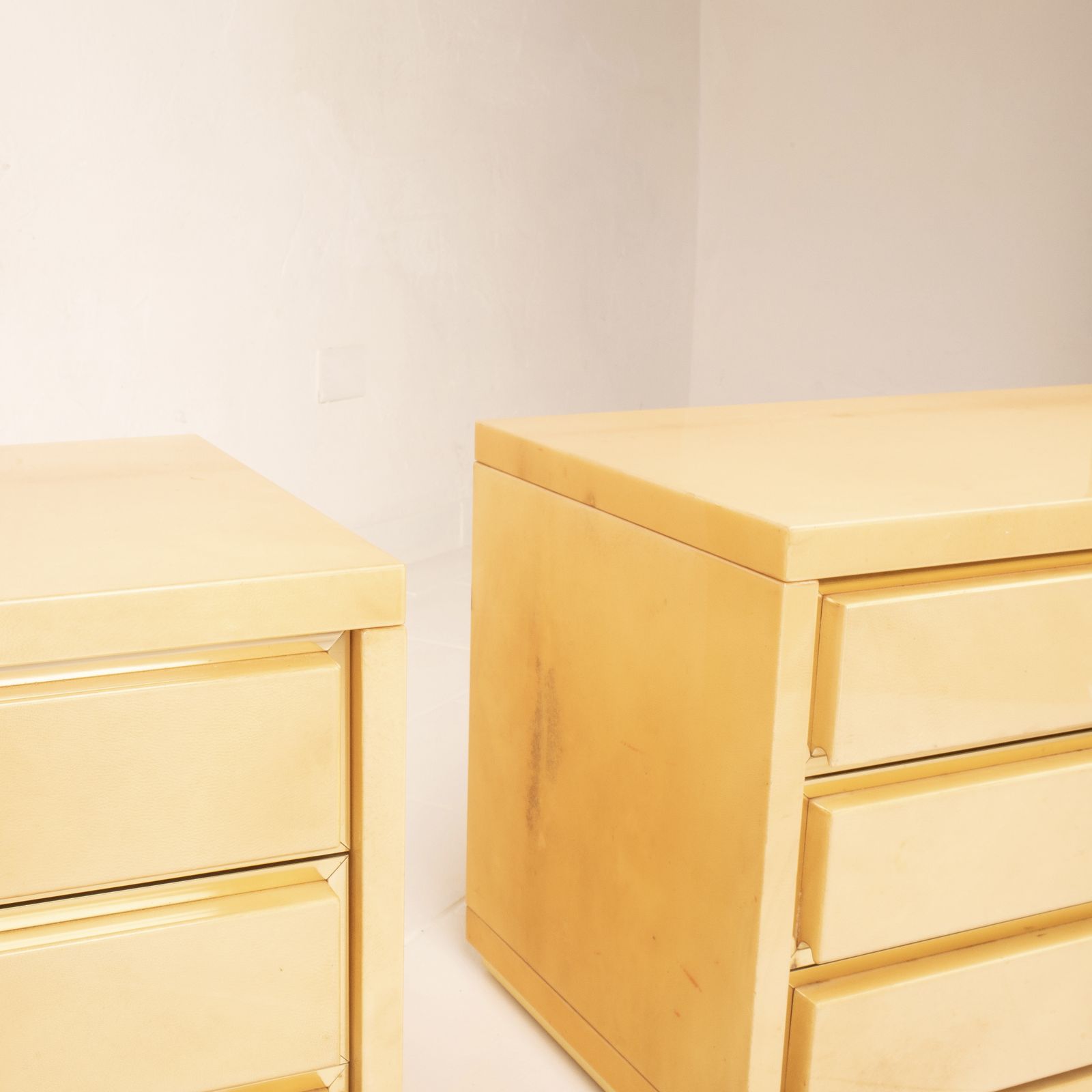 photo vinterior Pair Of Parchment Bedside Tables By Aldo Tura For Tura Milano