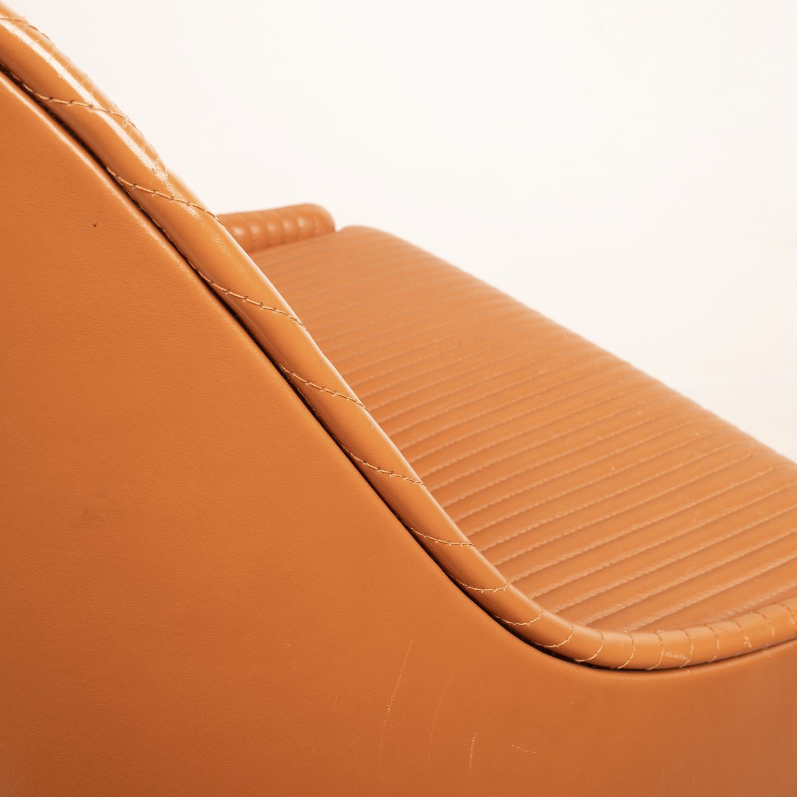photo buy Artona 8551" Armchair By Afra And Tobia Scarpa For Maxalto