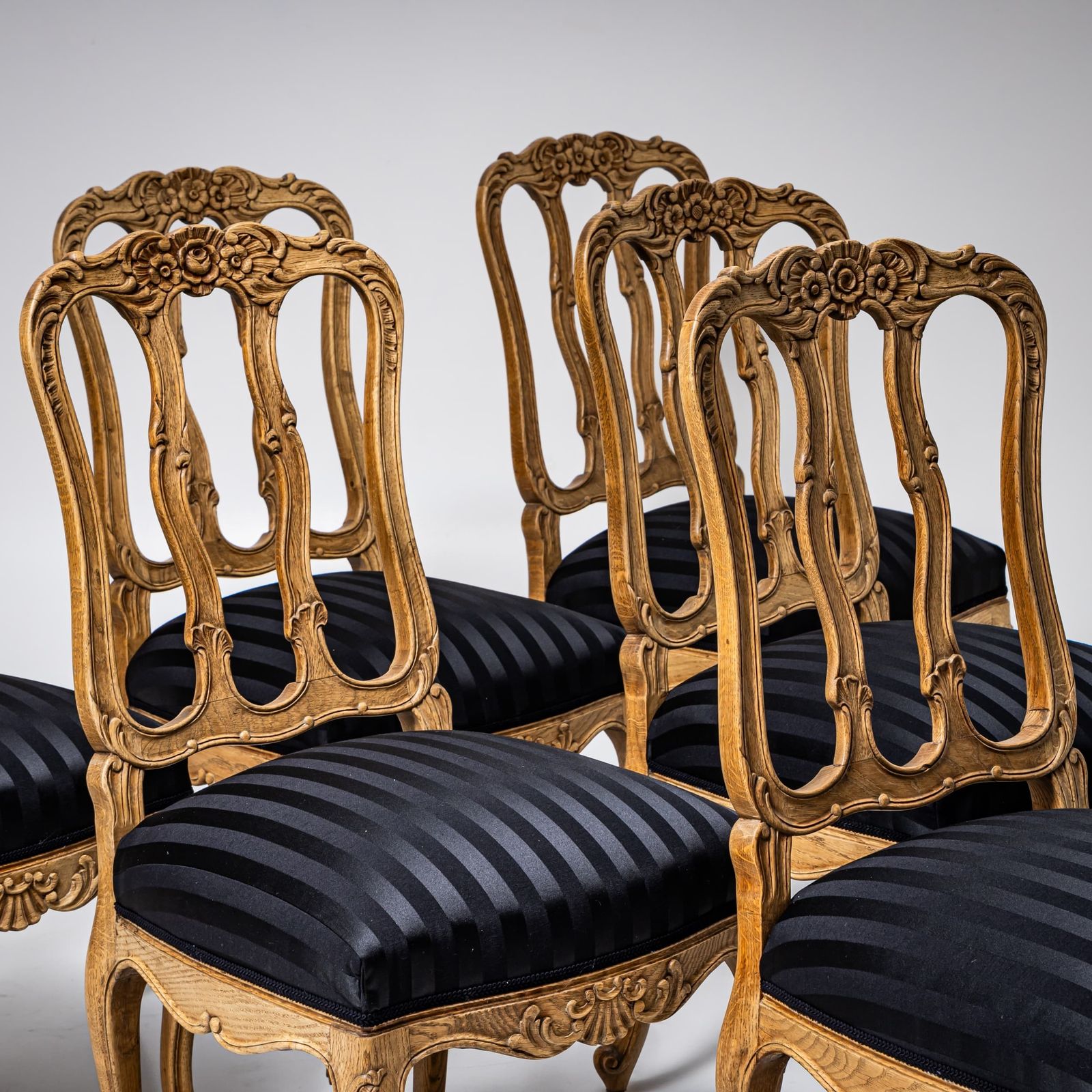 Set Van Zes Stoelen En Twee Fauteuils In Louis XV Stijl, 20e Eeuw photo 3000.0