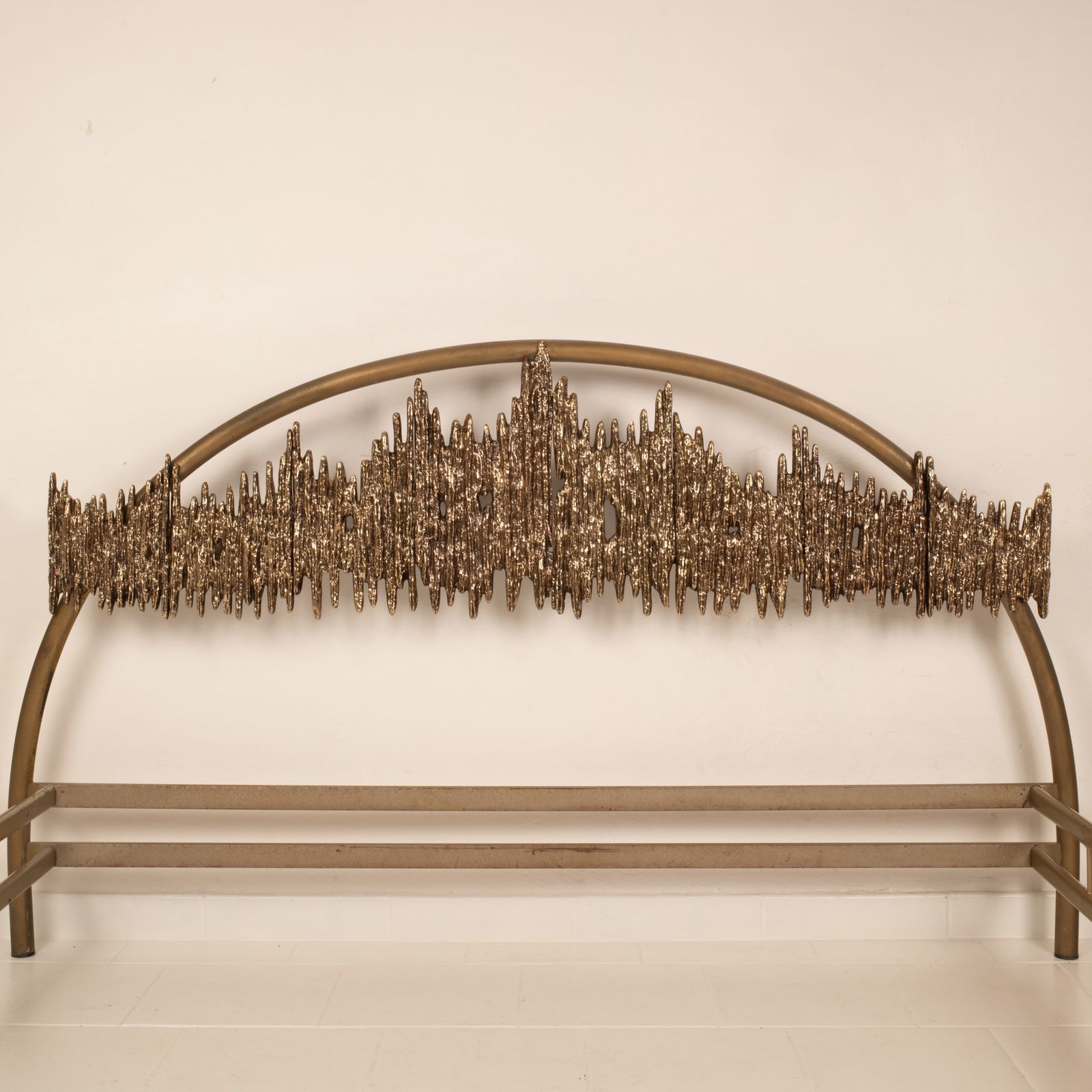photo vintage "Aurora   Ultrabronzo99" Bed By Luciano Frigerio For Frigerio Di Desio 1970