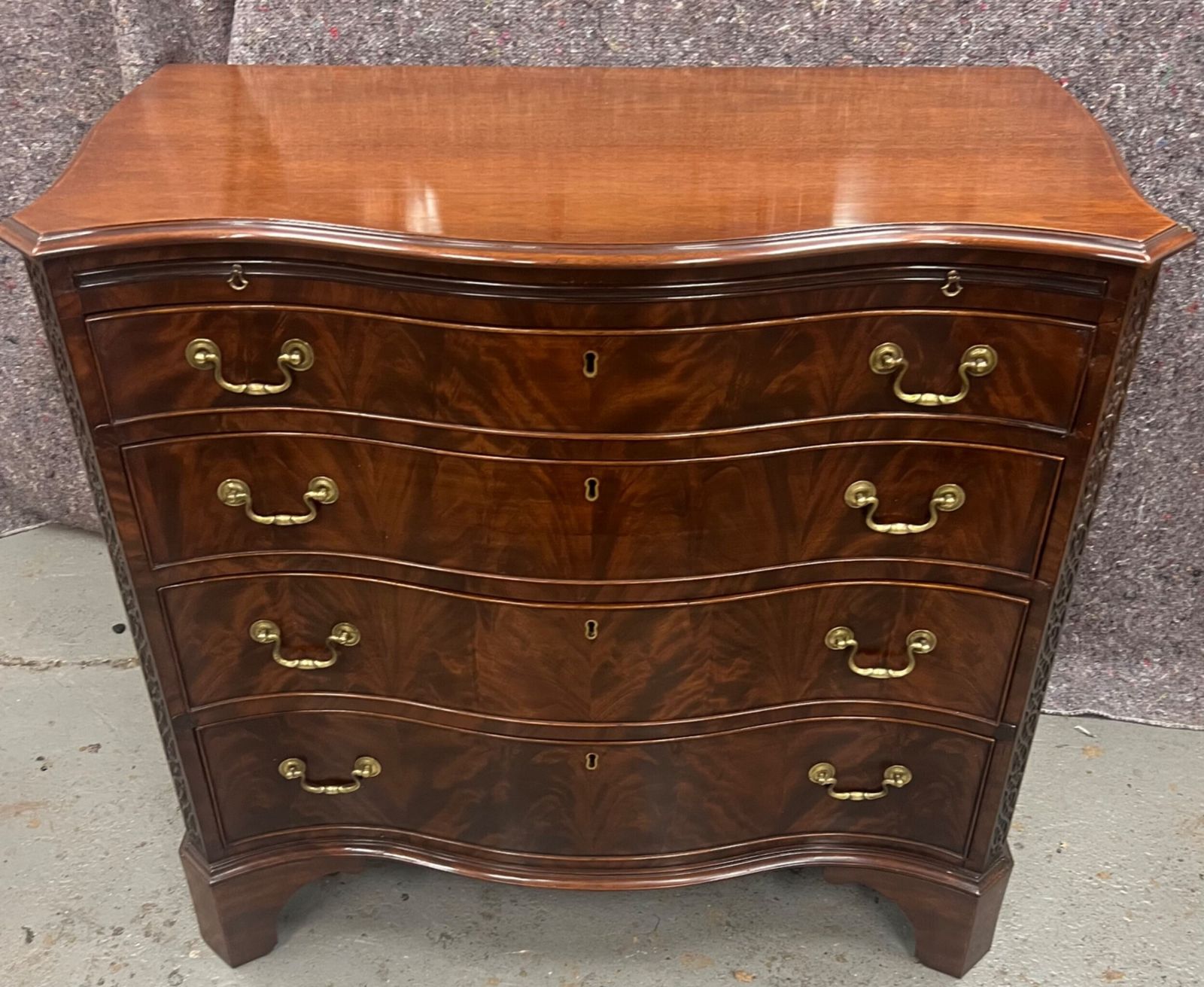 1375.0 Top Quality Chippendale Style Serpentine Shaped Chest Of Drawers photo