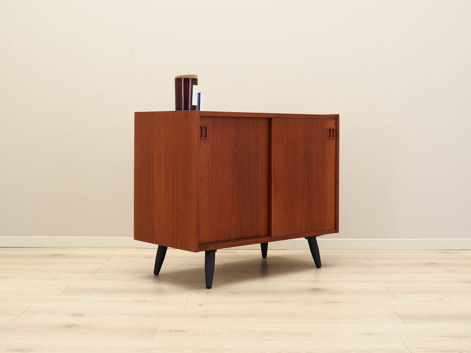 Teak Cabinet, Danish Design, 1970s, Production: Denmark photo vinterior