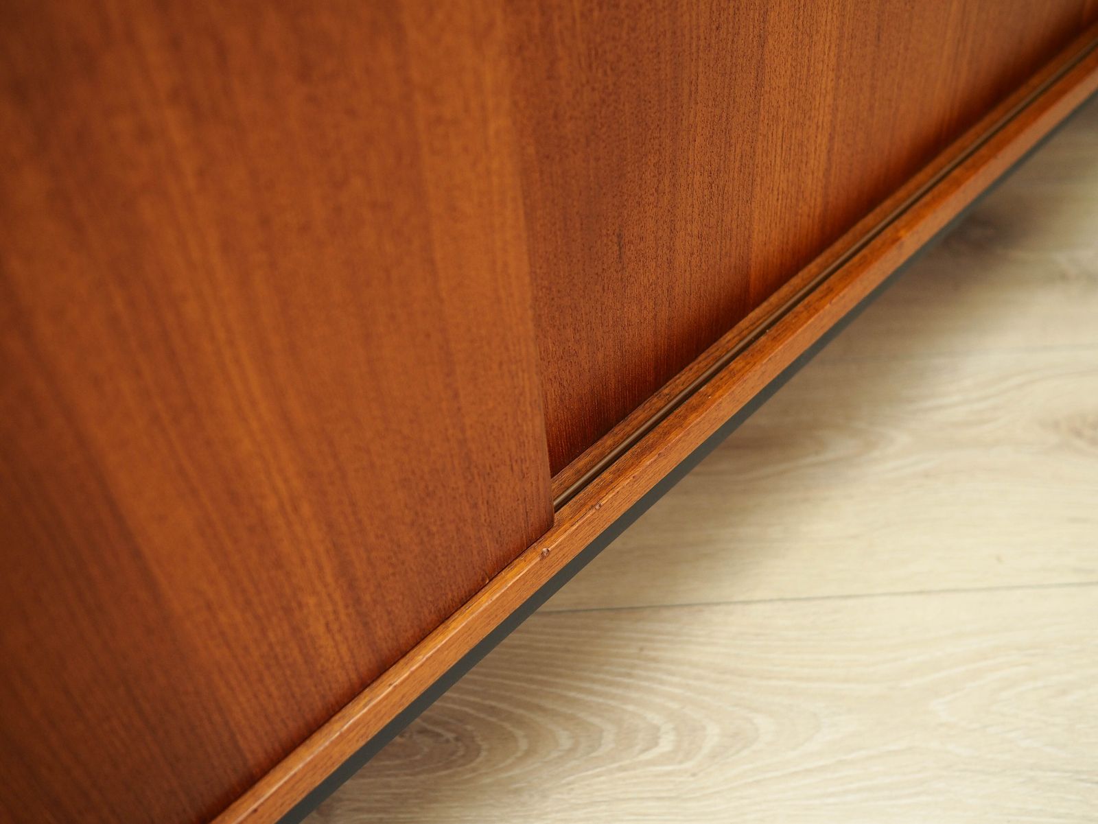 photo vintage Teakhouten Dressoir, Deens Design, Jaren 1970, Productie: Denemarken