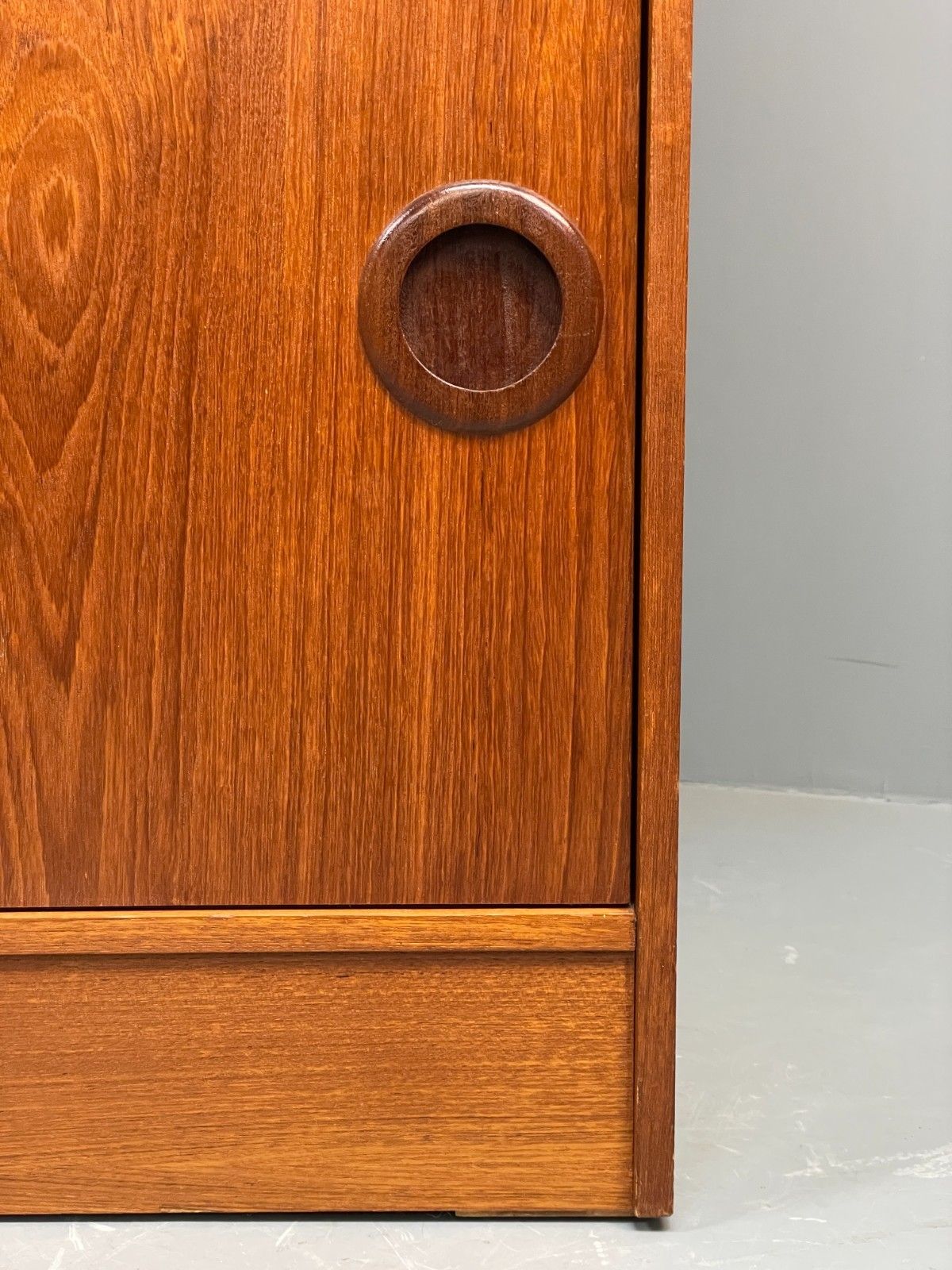 photo for sale Vintage Teak Wall Unit Retro 1960s Shelving Sliding Doors Eb10669 Mwoo